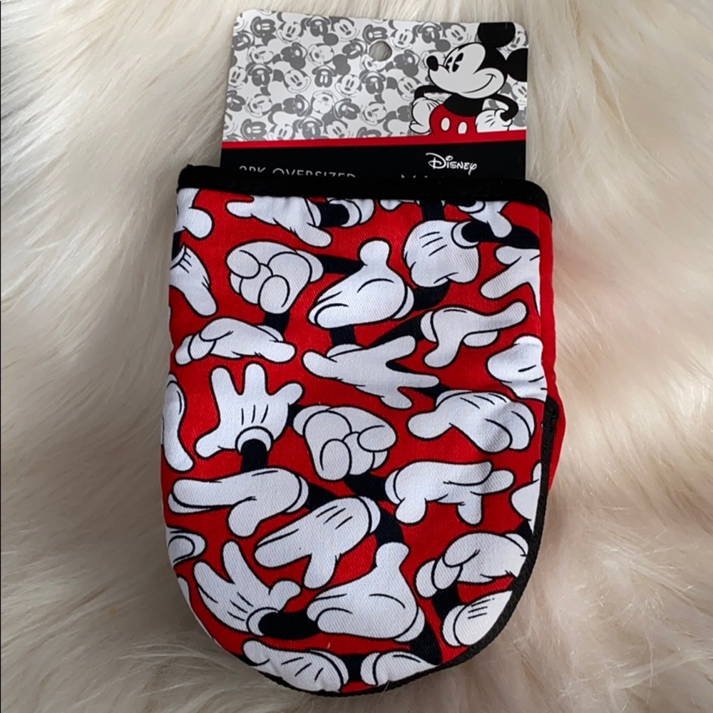 Mickey Mouse mini oven mitt w/tradition icon NWT